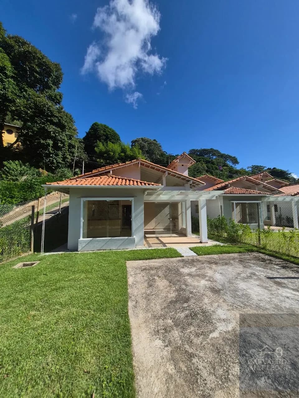 Casa linear de 3 quartos em Itaipava!