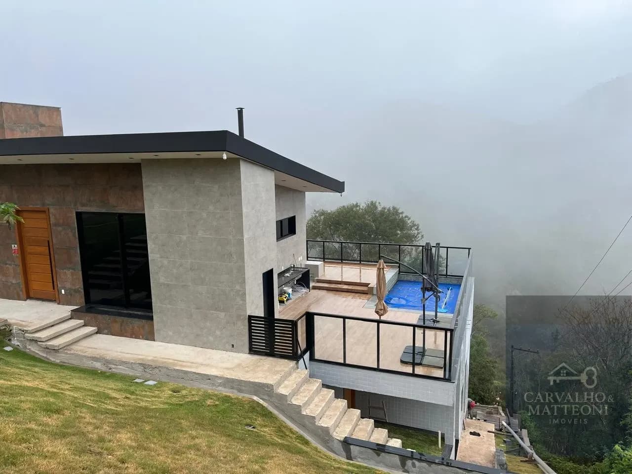 Casa 3 quartos + dependência 