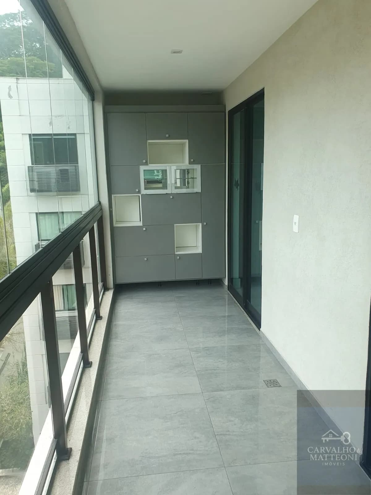 Cobertura 2 quartos sendo uma suíte 
